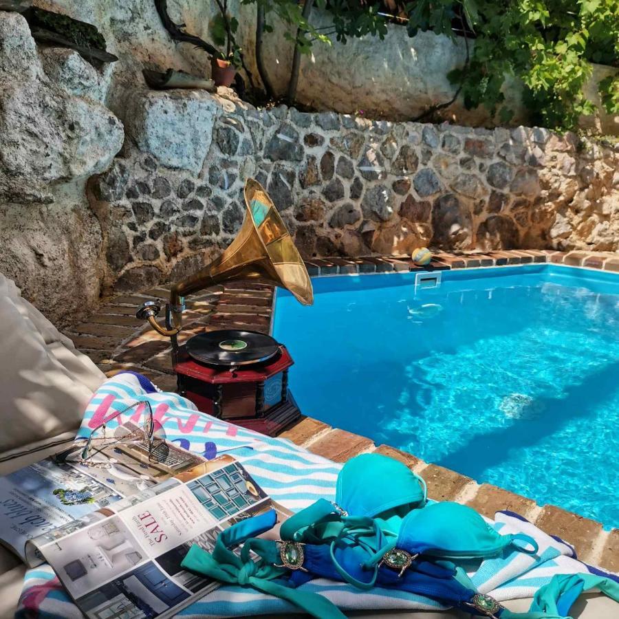 Villa Festina Lente - Cosy & Authentic Villa With Private Heated Pool Dobrinj Ngoại thất bức ảnh