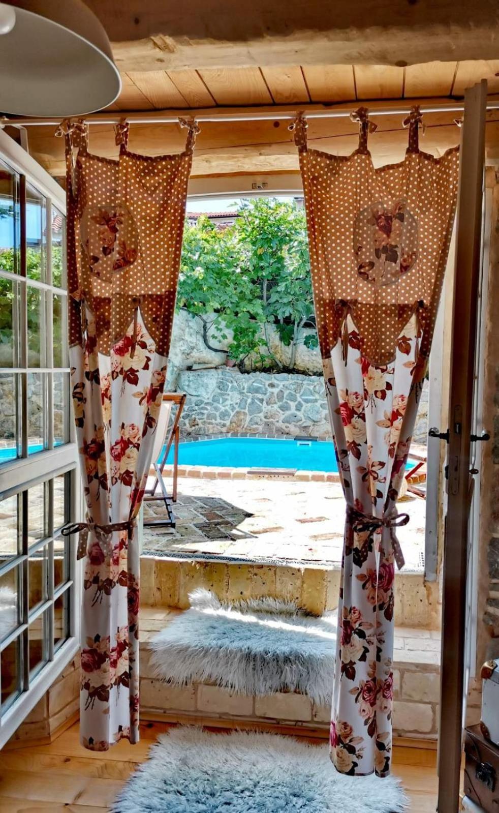 Villa Festina Lente - Cosy & Authentic Villa With Private Heated Pool Dobrinj Ngoại thất bức ảnh